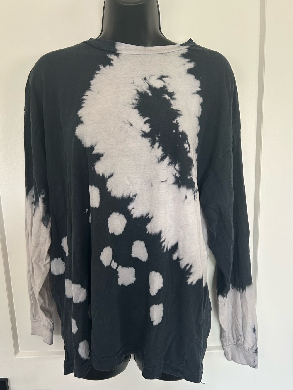 Garage Black & White Tie-Dye Long Sleeve Tee